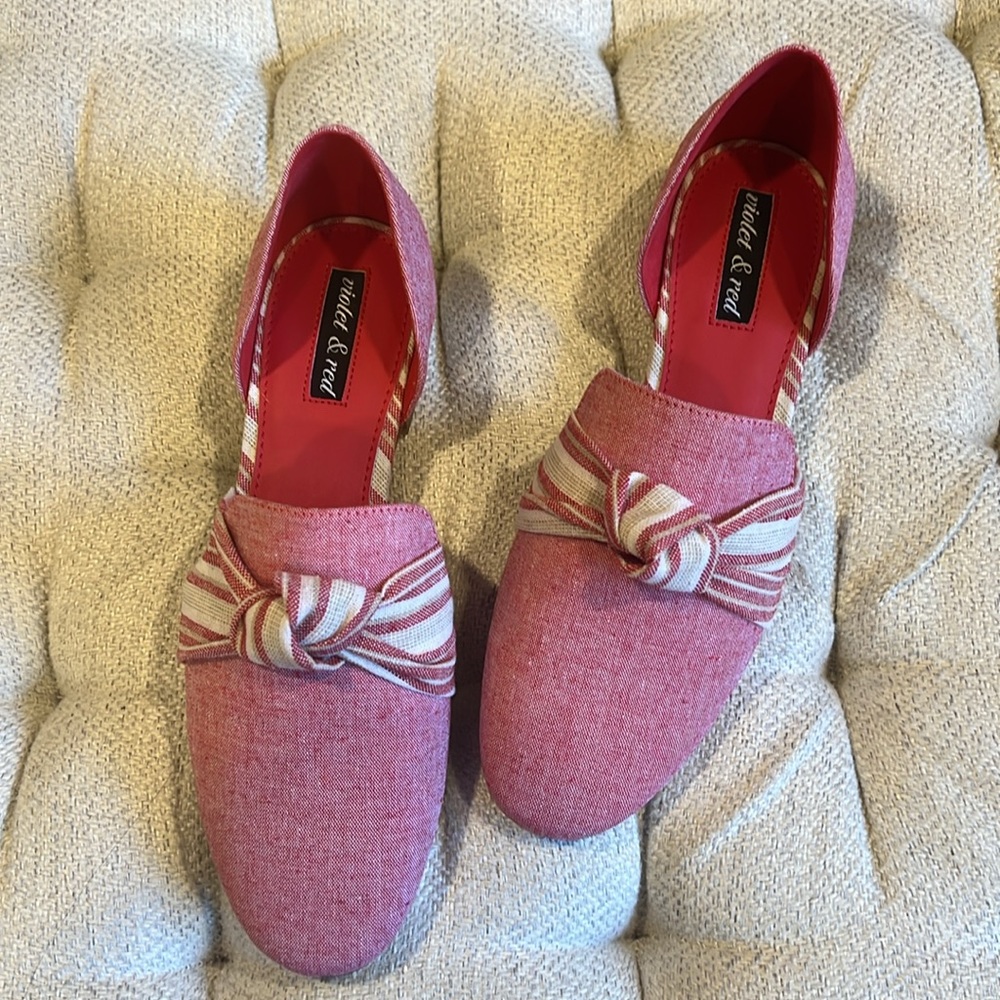 NWOT Violet & Red Flats, size 7.5M